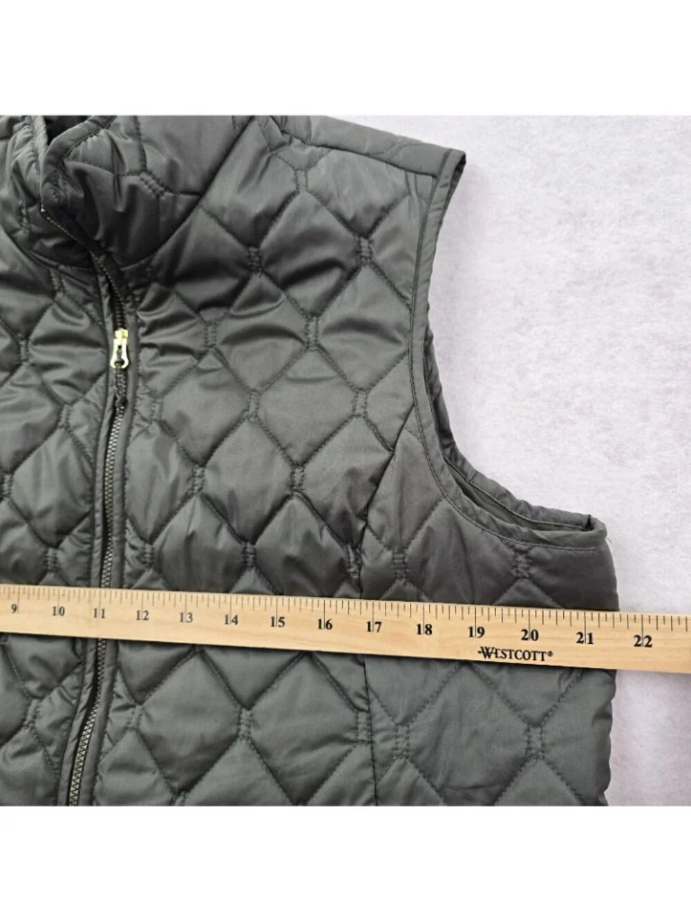 Eddie Bauer Lightweight Quilted Vest Size XL Outdoor Layering Packable Green